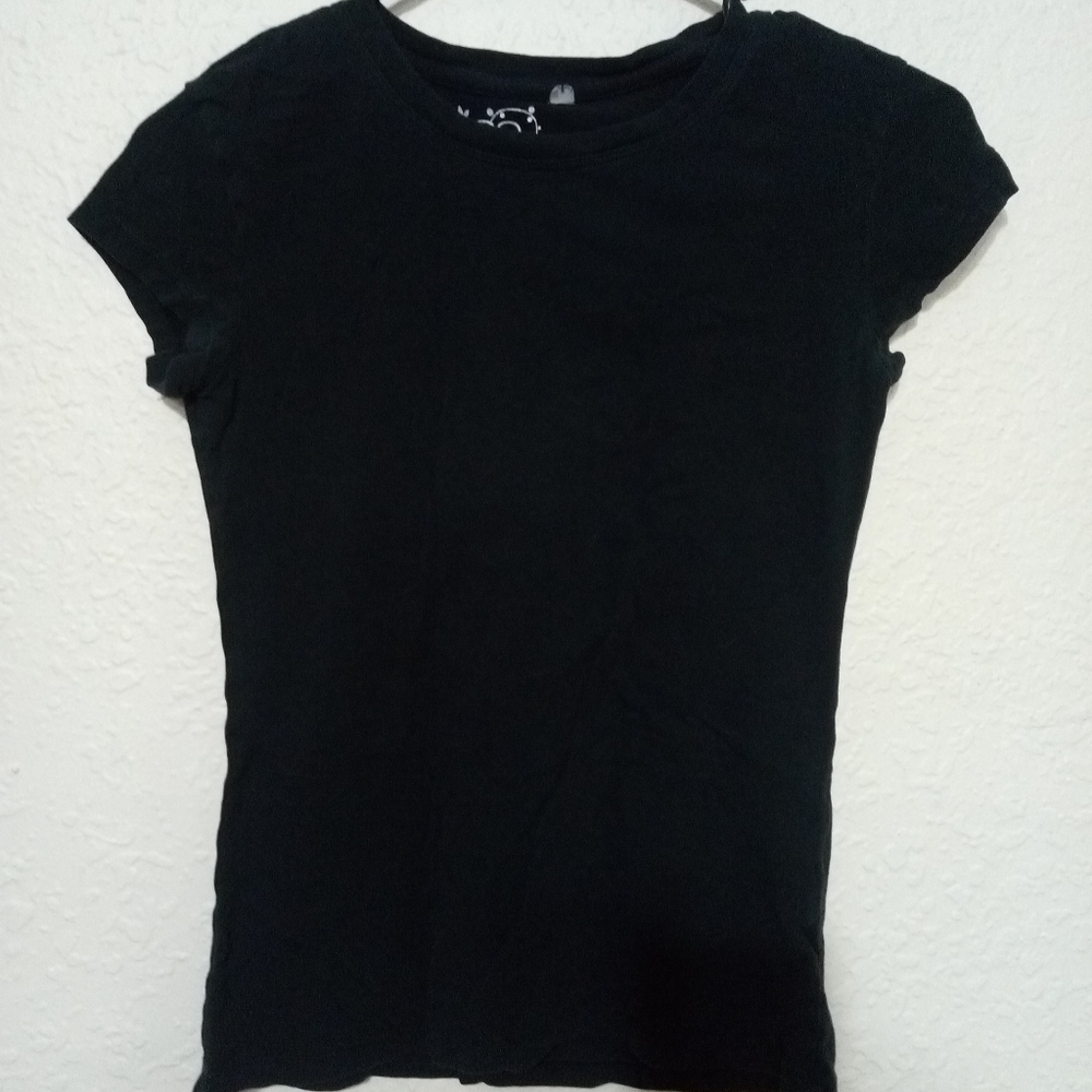 ⭐Free with bundle⭐Black T Shirt